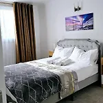 Lovely Home 2Br Stay With Free Parking